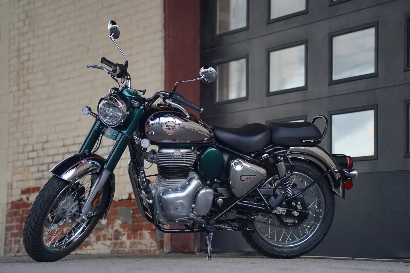 2027 Royal Enfield Classic 350 - Emerald Green