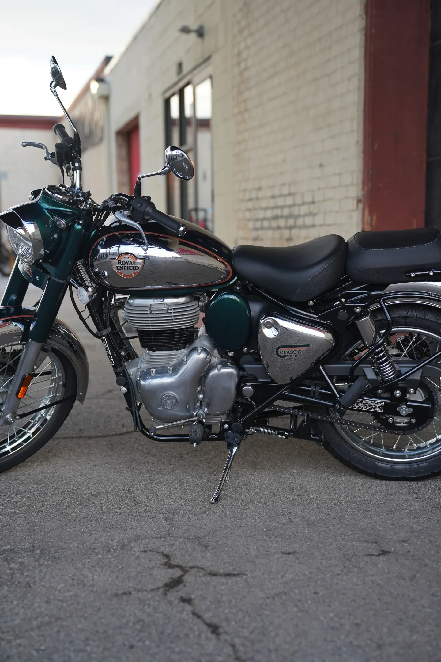 2027 Royal Enfield Classic 350 - Emerald Green
