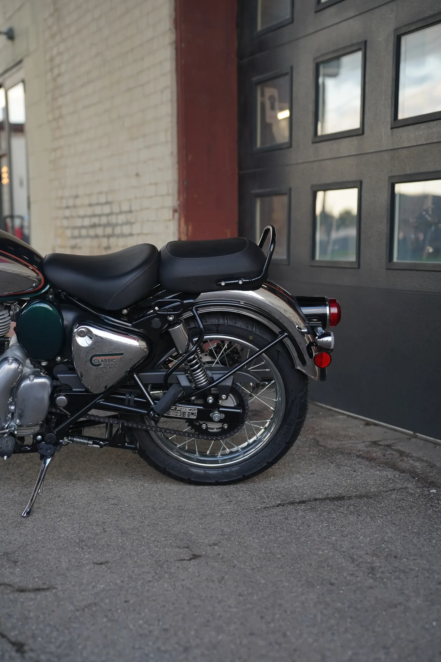 2027 Royal Enfield Classic 350 - Emerald Green