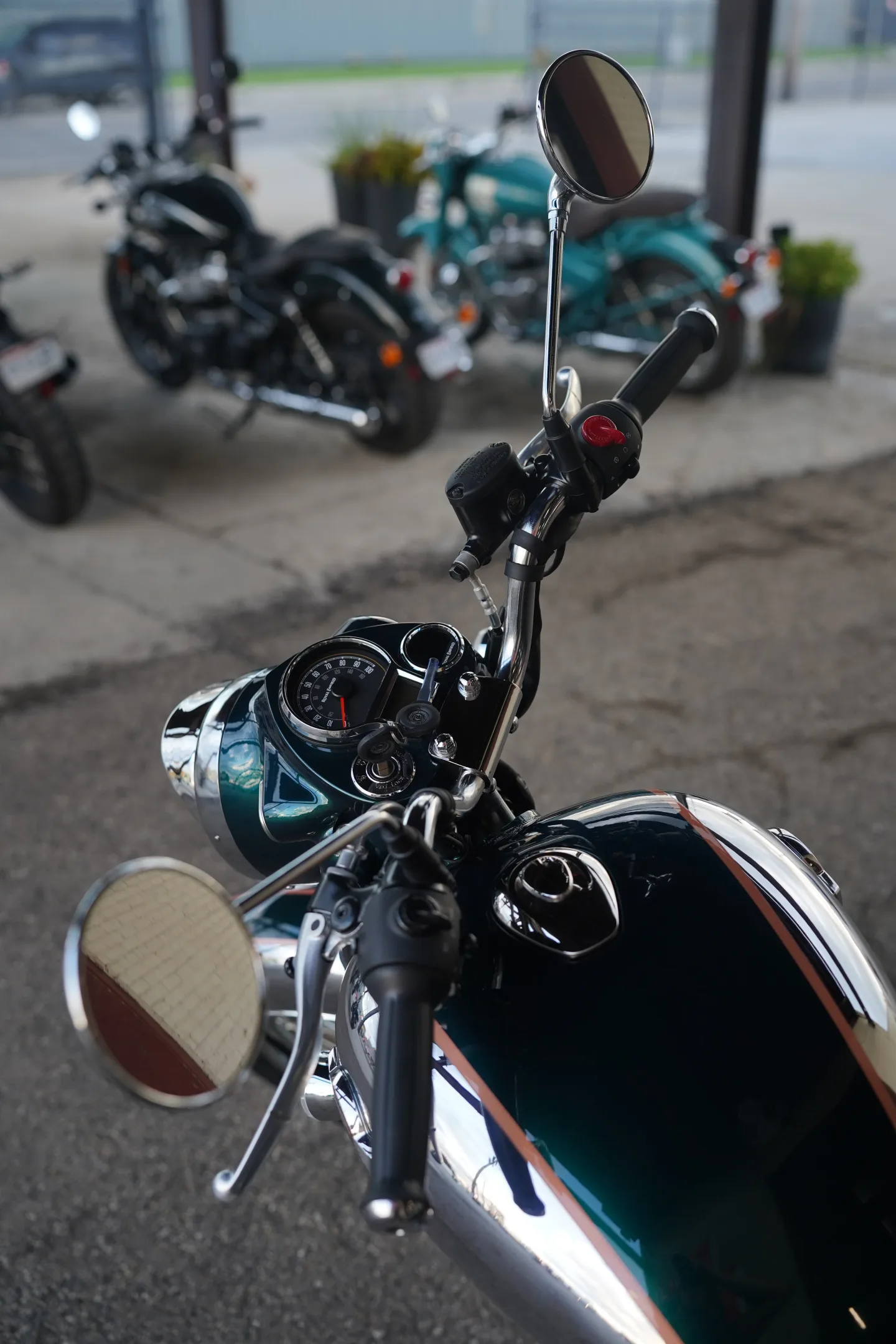 2027 Royal Enfield Classic 350 - Emerald Green