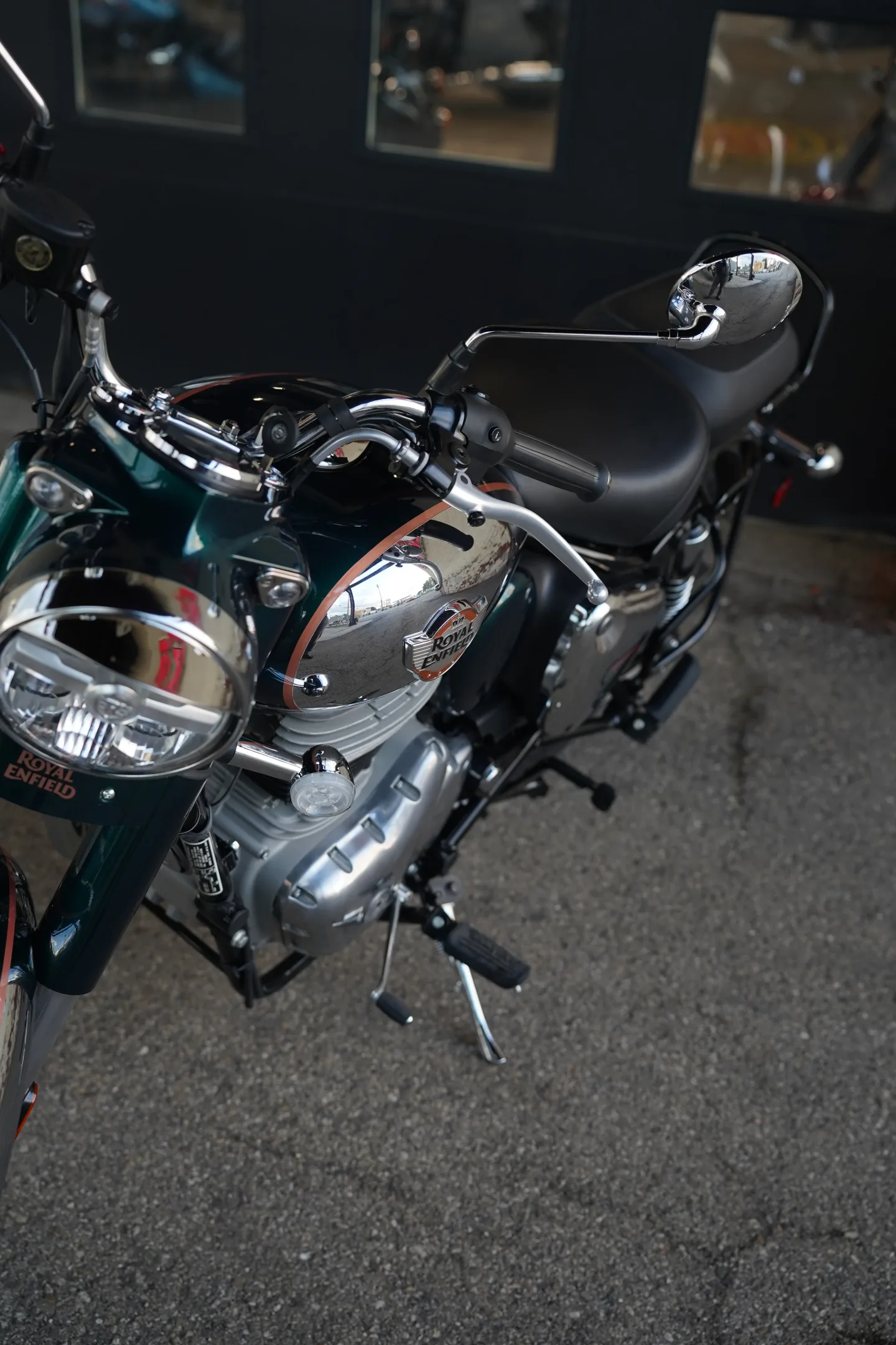 2027 Royal Enfield Classic 350 - Emerald Green