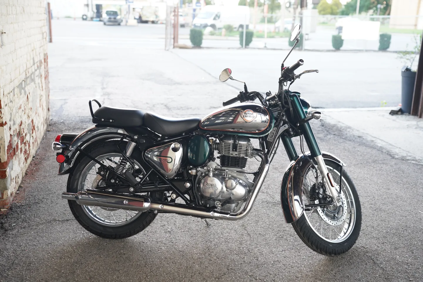2027 Royal Enfield Classic 350 - Emerald Green