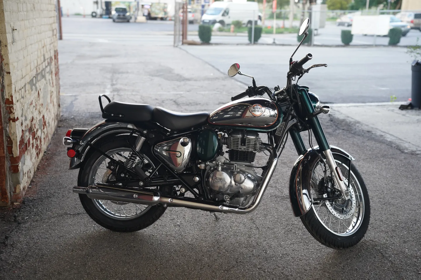 2027 Royal Enfield Classic 350 - Emerald Green