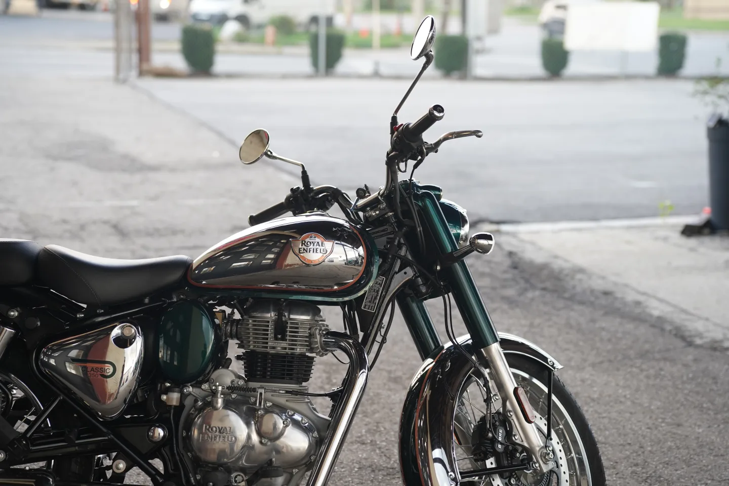 2027 Royal Enfield Classic 350 - Emerald Green