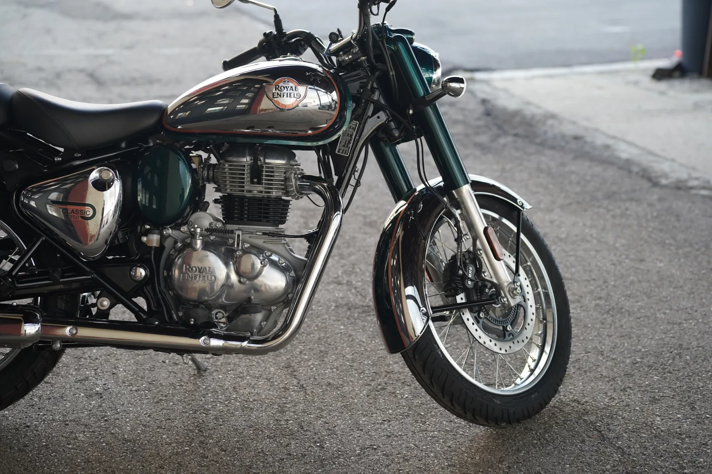 2027 Royal Enfield Classic 350 - Emerald Green