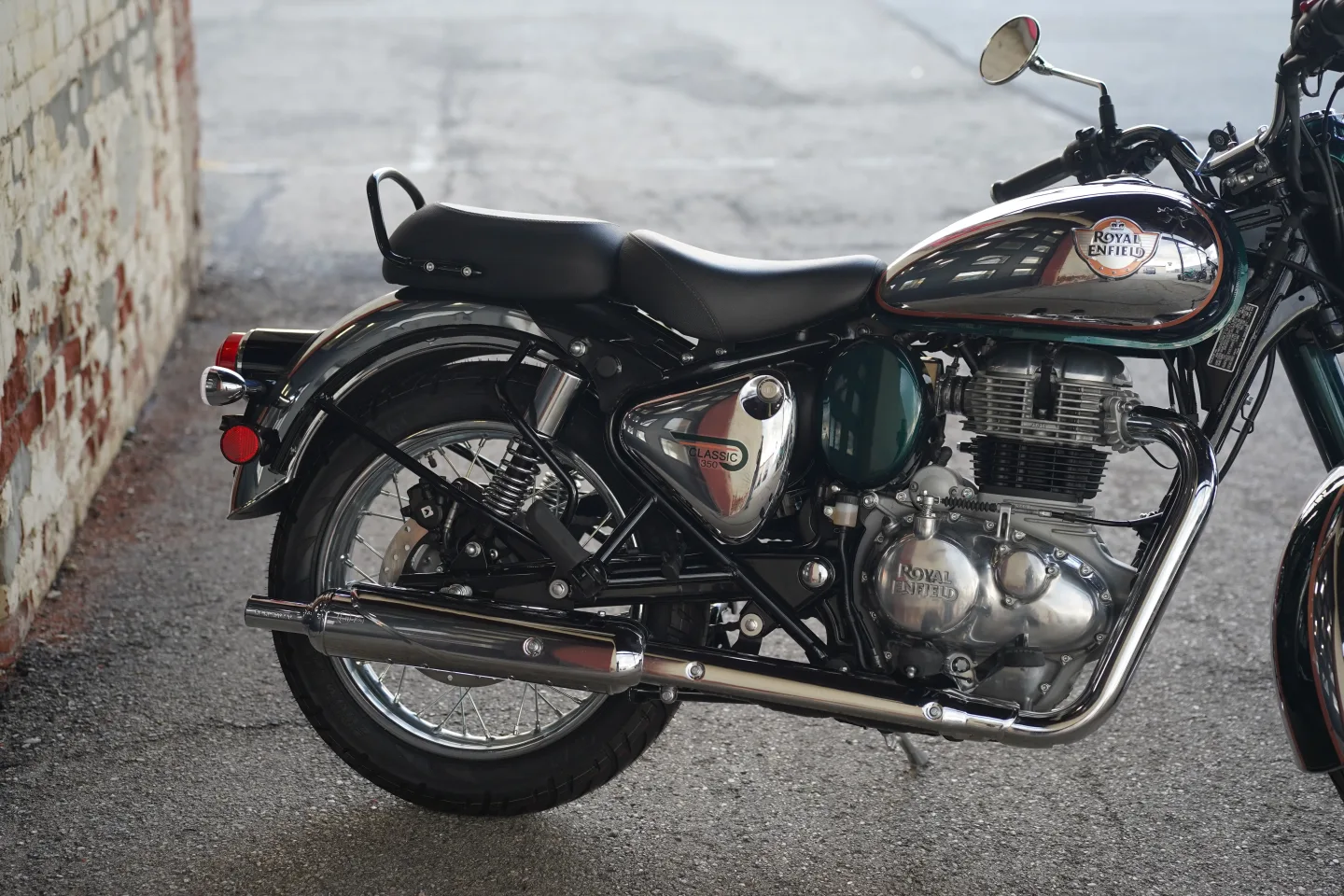 2027 Royal Enfield Classic 350 - Emerald Green
