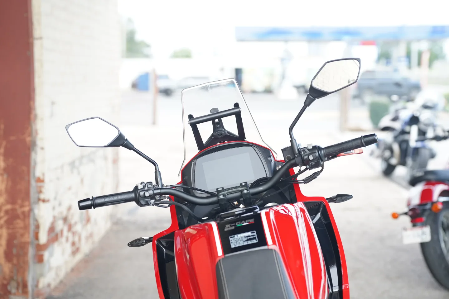 DSC01976 2024 Moto Morini X-Cape 650 - Italian Red