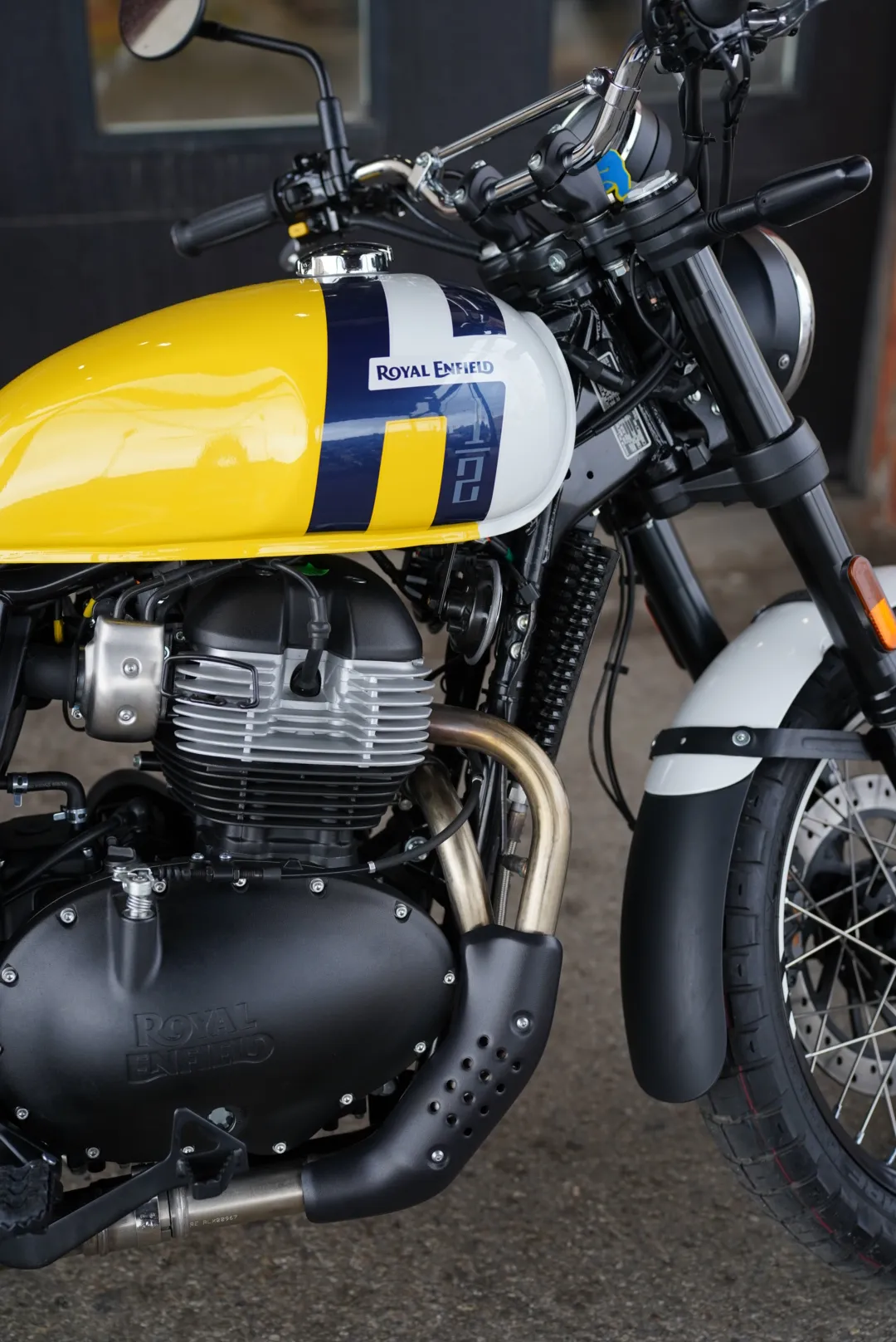 DSC02340 2027 Royal Enfield Bear 650 - Wild Honey