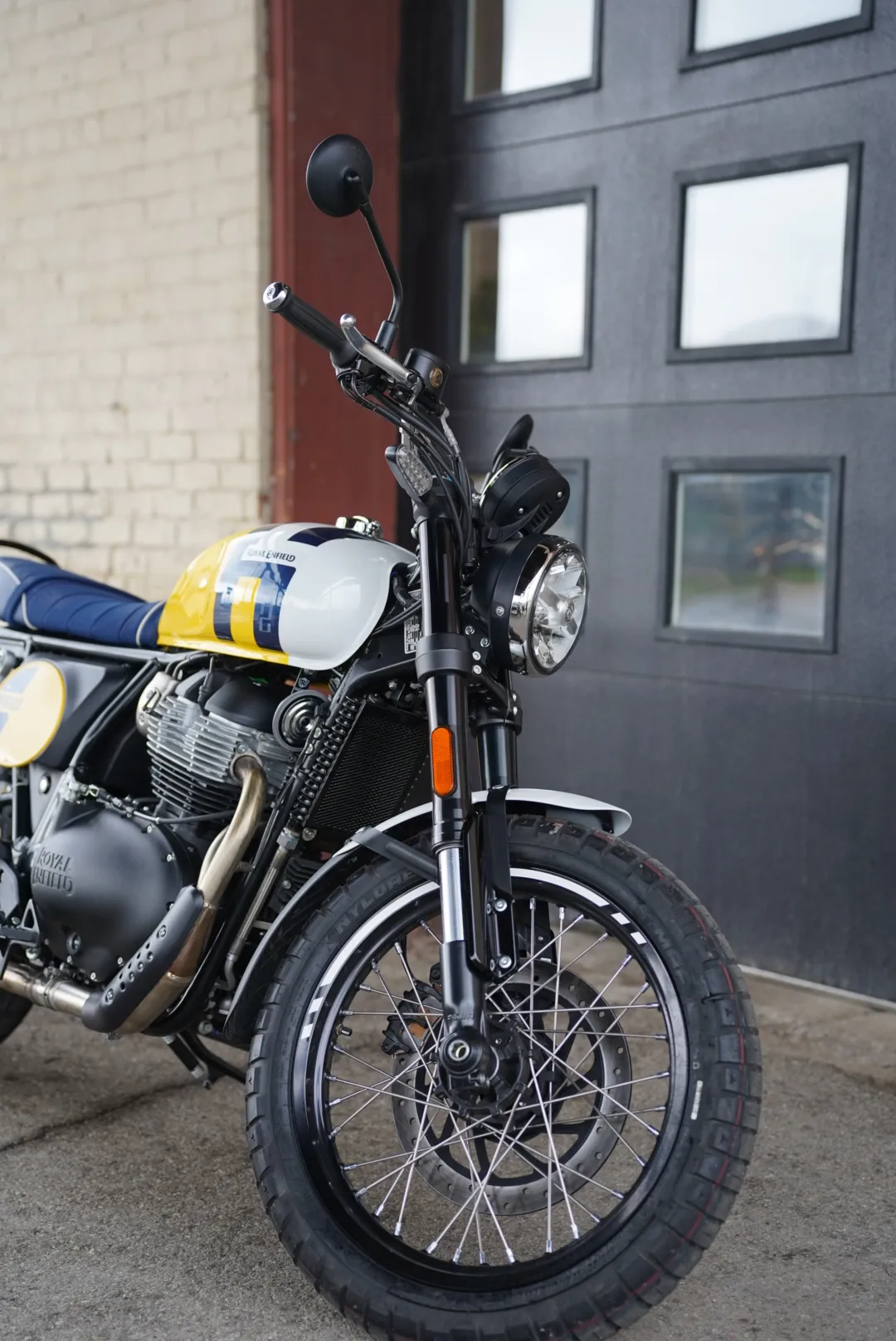 DSC02344 2027 Royal Enfield Bear 650 - Wild Honey