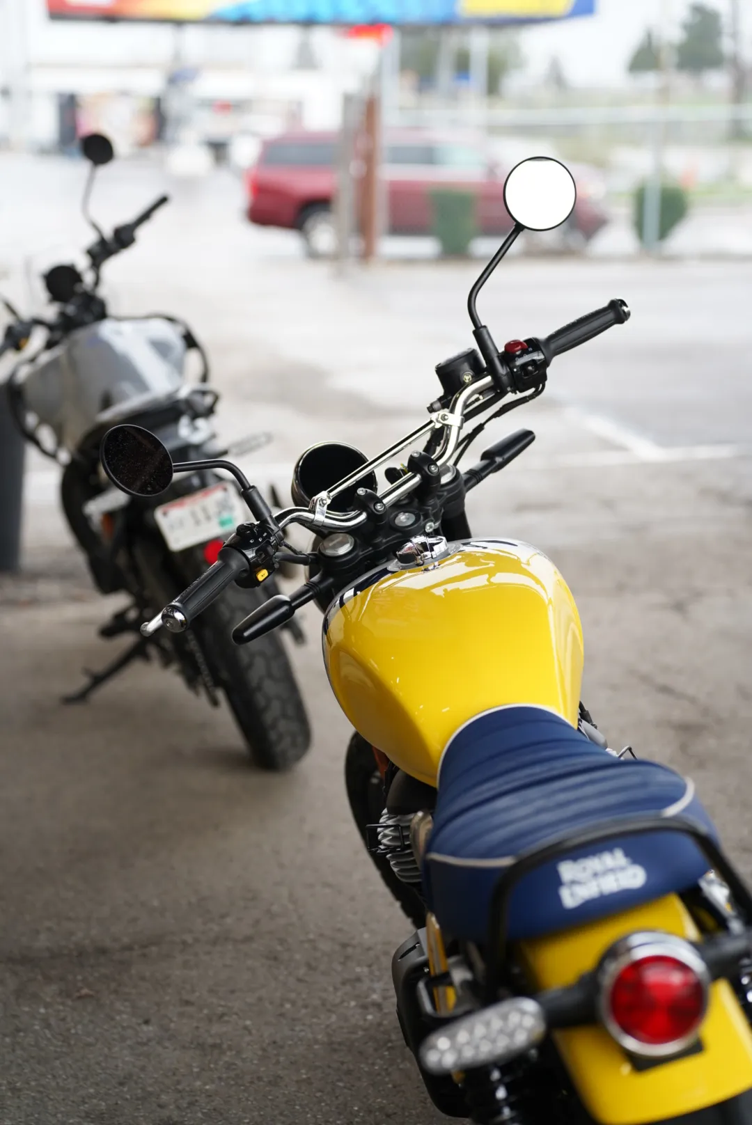DSC02356 2027 Royal Enfield Bear 650 - Wild Honey