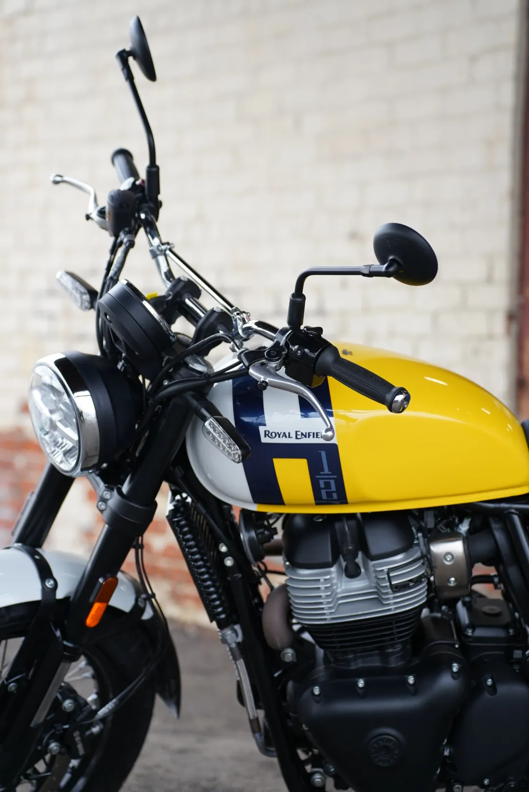 DSC02369 2027 Royal Enfield Bear 650 - Wild Honey
