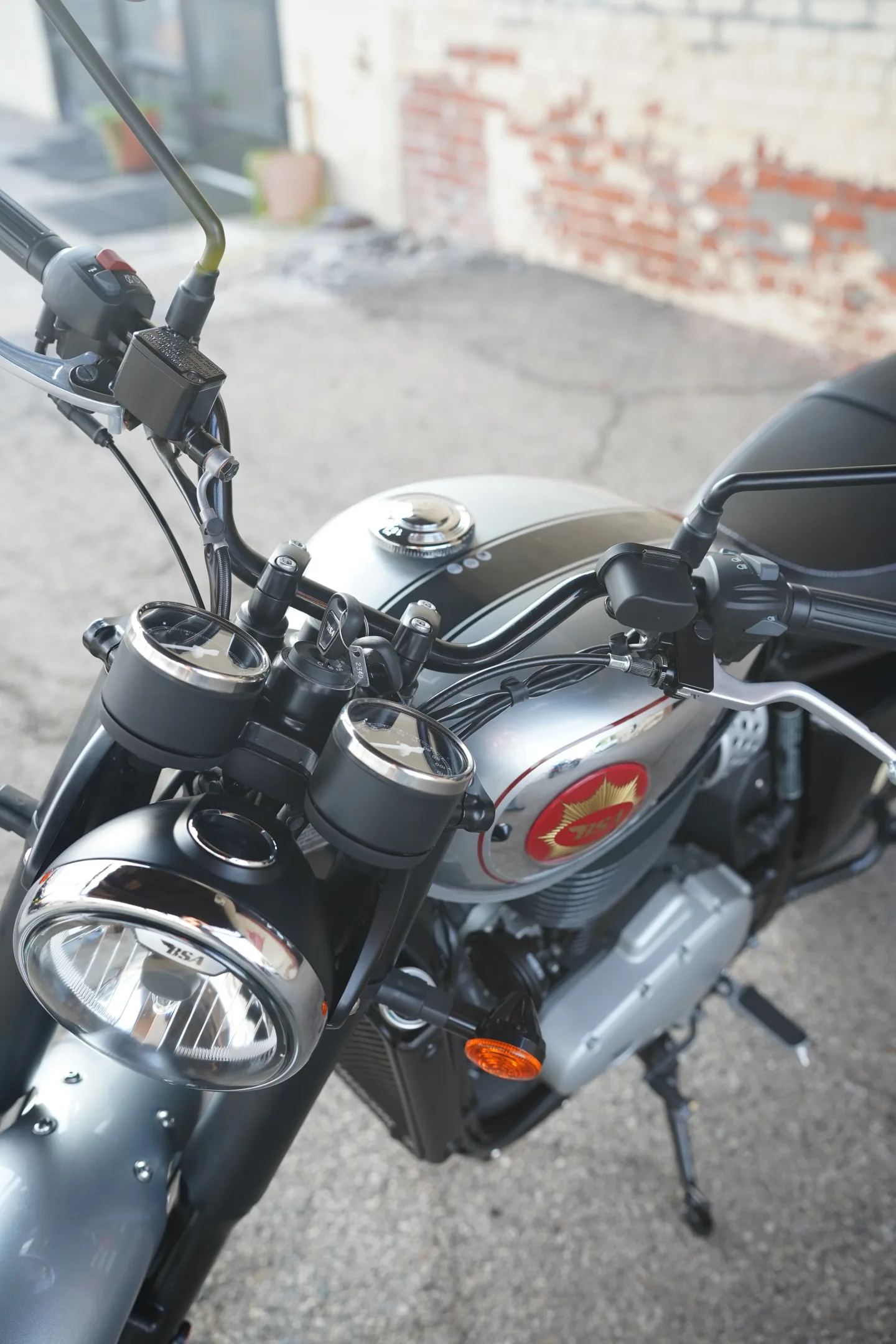 DSC02381 2026 BSA Gold Star 650 - Dawn Silver