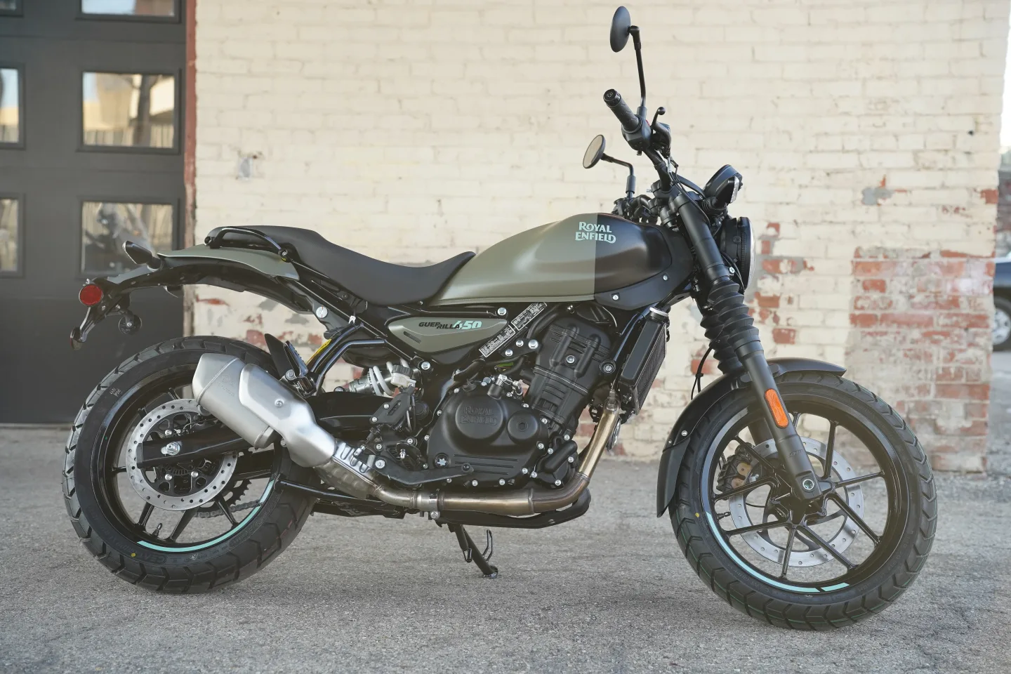 2027 Royal Enfield Guerrilla 450 - Shadow Ash Green