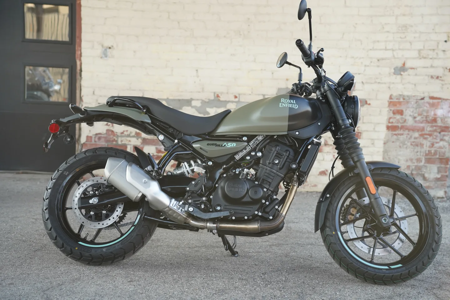 2027 Royal Enfield Guerrilla 450 - Shadow Ash Green