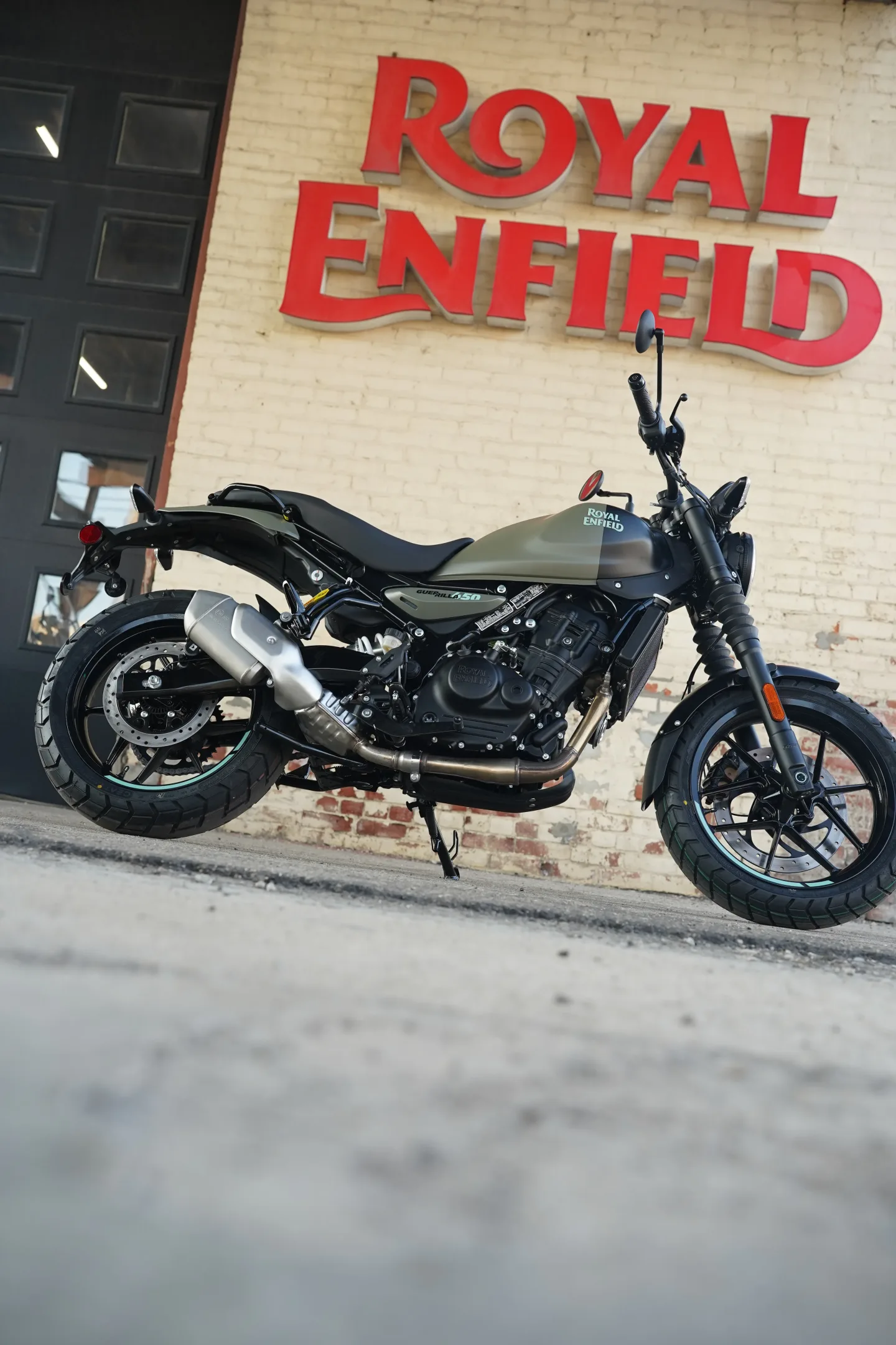 2027 Royal Enfield Guerrilla 450 - Shadow Ash Green