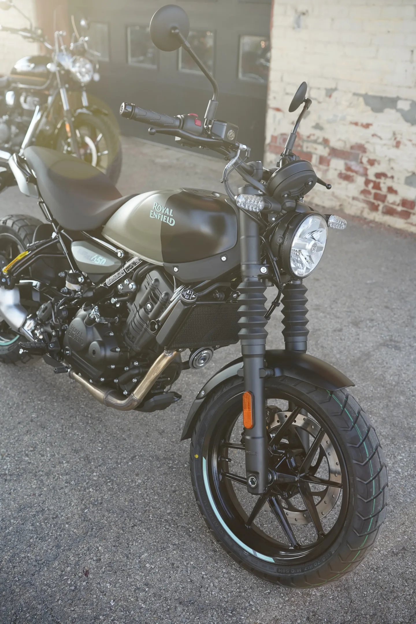 2027 Royal Enfield Guerrilla 450 - Shadow Ash Green
