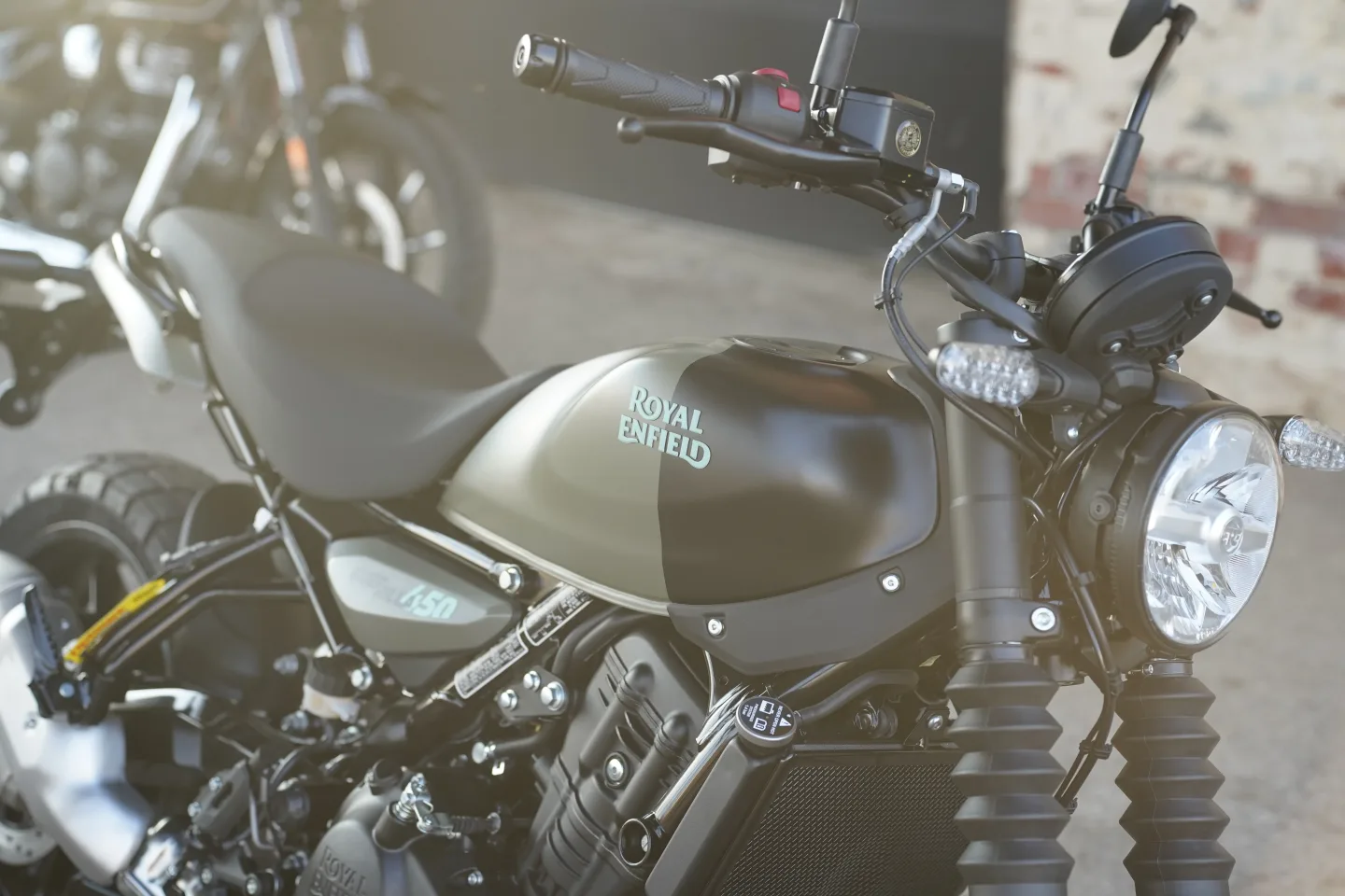 2027 Royal Enfield Guerrilla 450 - Shadow Ash Green