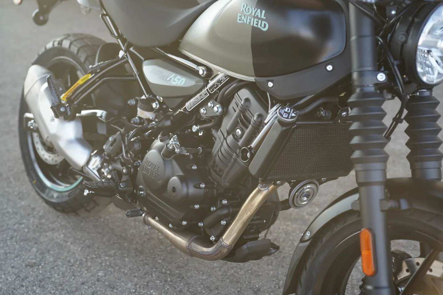 2027 Royal Enfield Guerrilla 450 - Shadow Ash Green