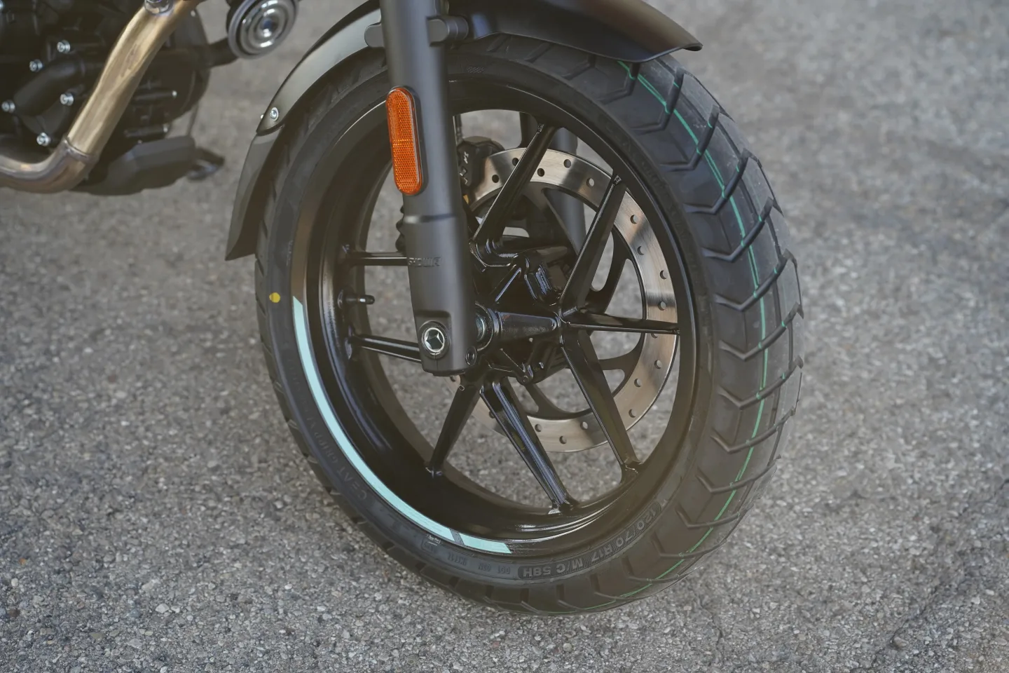 2027 Royal Enfield Guerrilla 450 - Shadow Ash Green