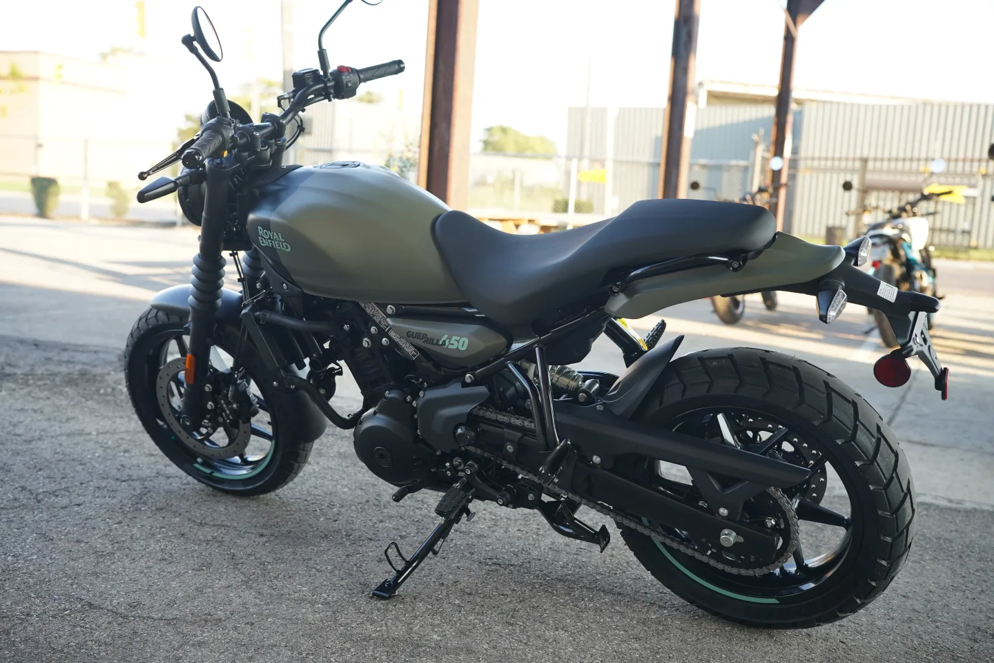 2027 Royal Enfield Guerrilla 450 - Shadow Ash Green