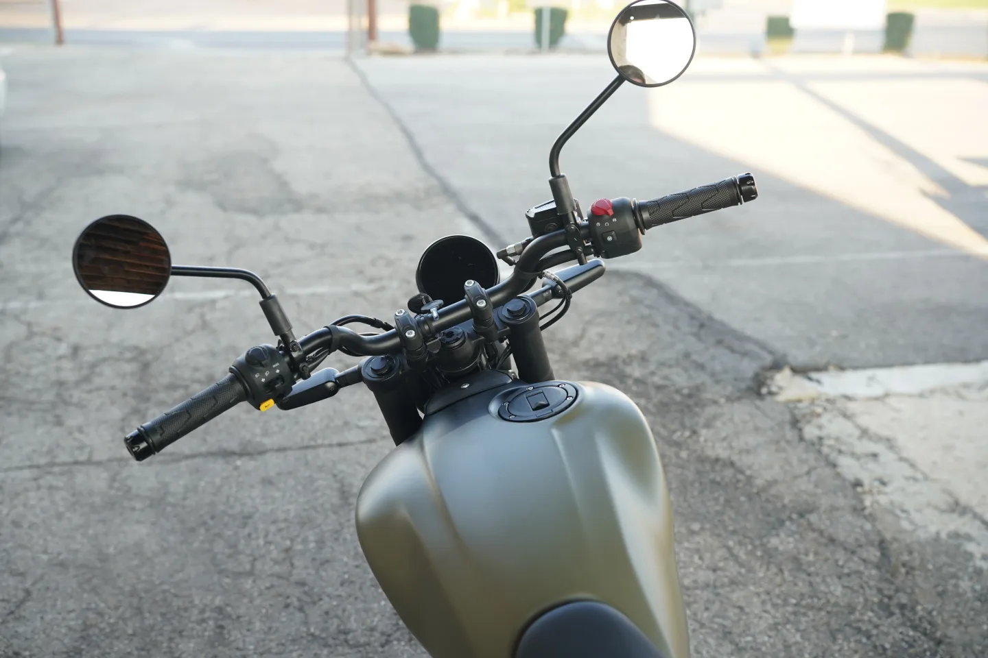 2027 Royal Enfield Guerrilla 450 - Shadow Ash Green