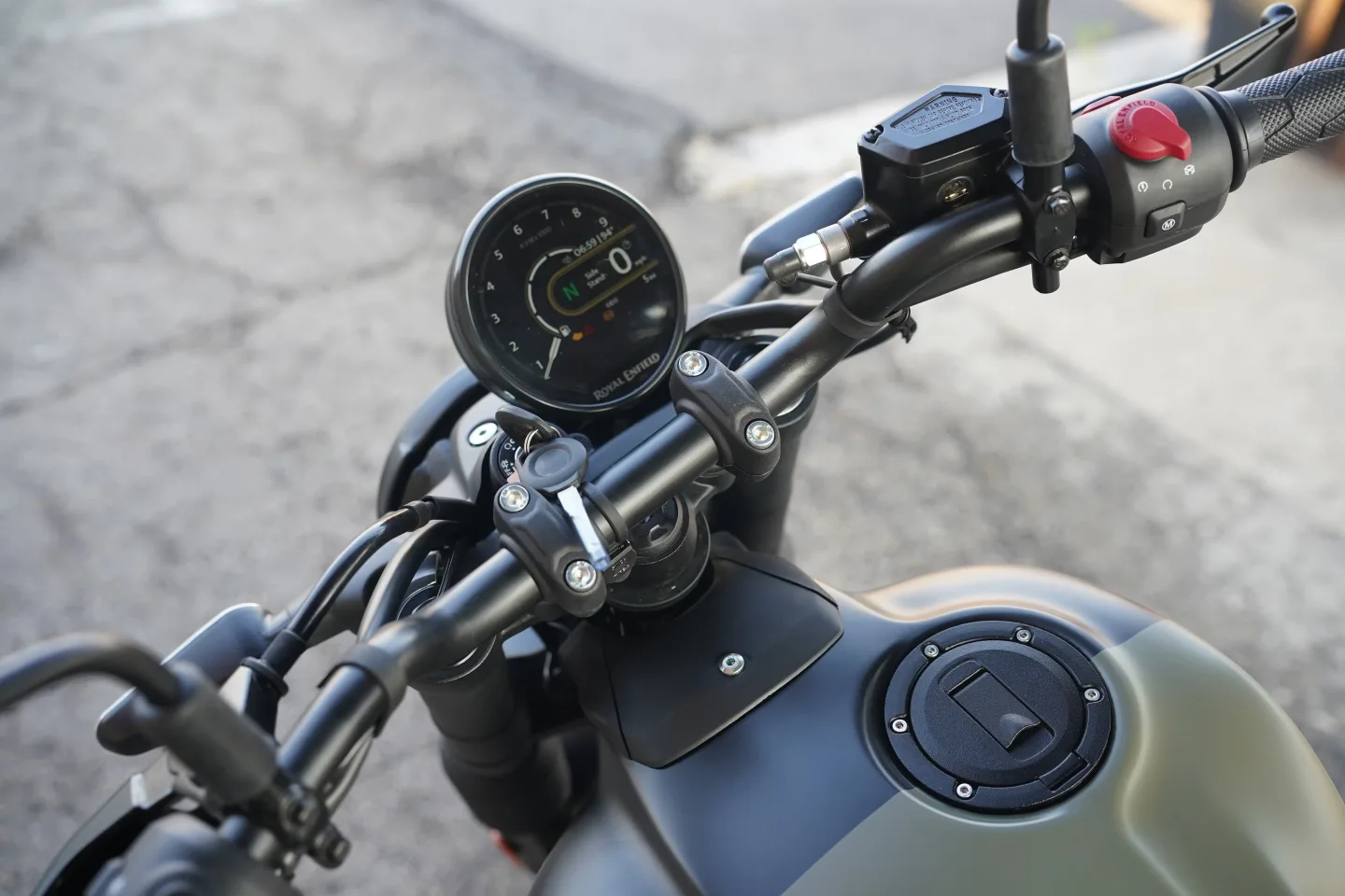 2027 Royal Enfield Guerrilla 450 - Shadow Ash Green