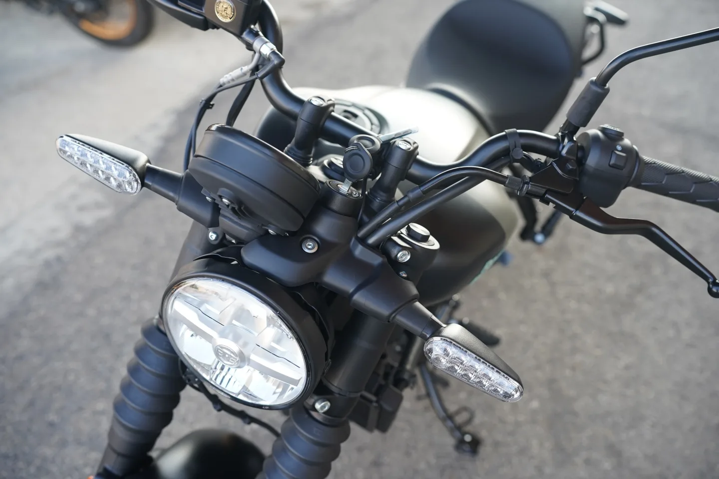 2027 Royal Enfield Guerrilla 450 - Shadow Ash Green