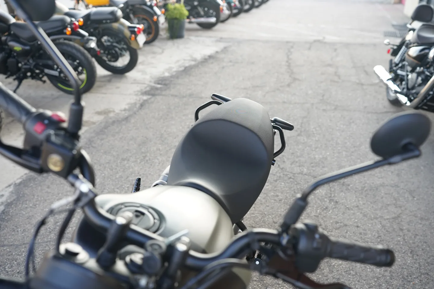 2027 Royal Enfield Guerrilla 450 - Shadow Ash Green