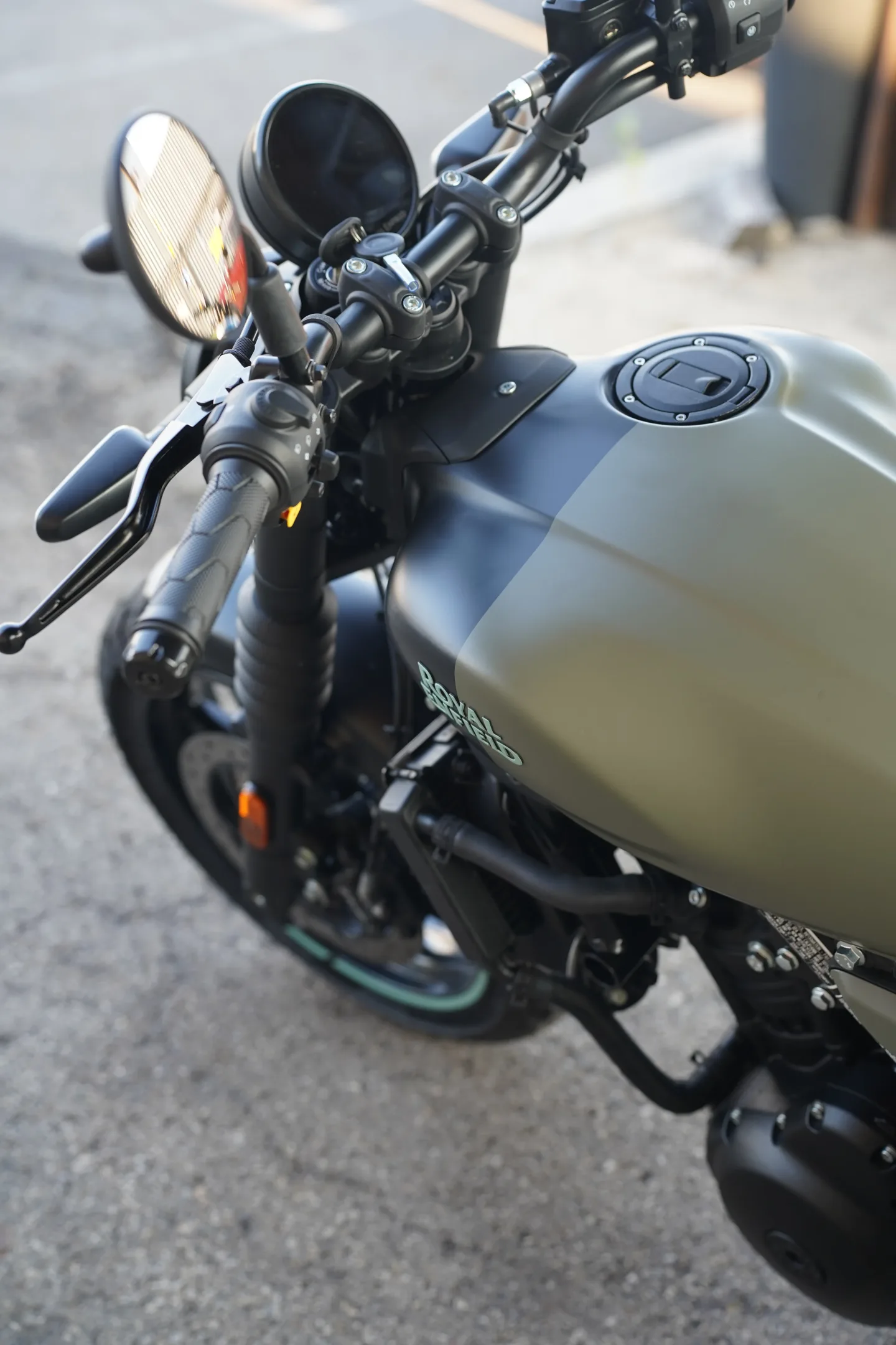2027 Royal Enfield Guerrilla 450 - Shadow Ash Green