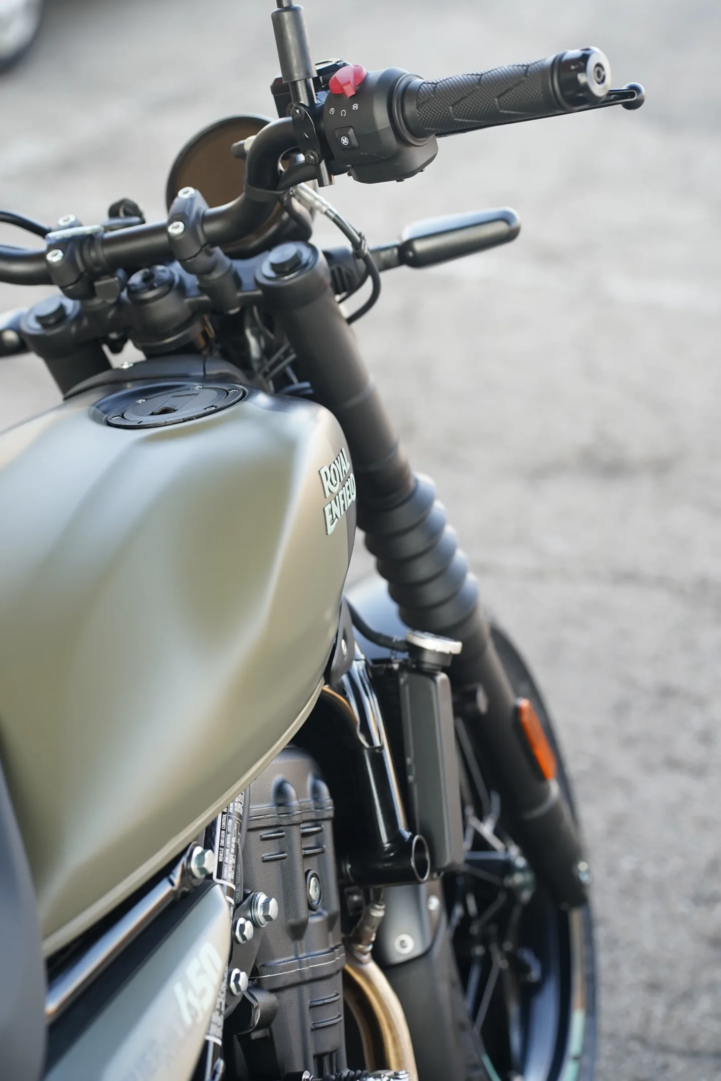 2027 Royal Enfield Guerrilla 450 - Shadow Ash Green