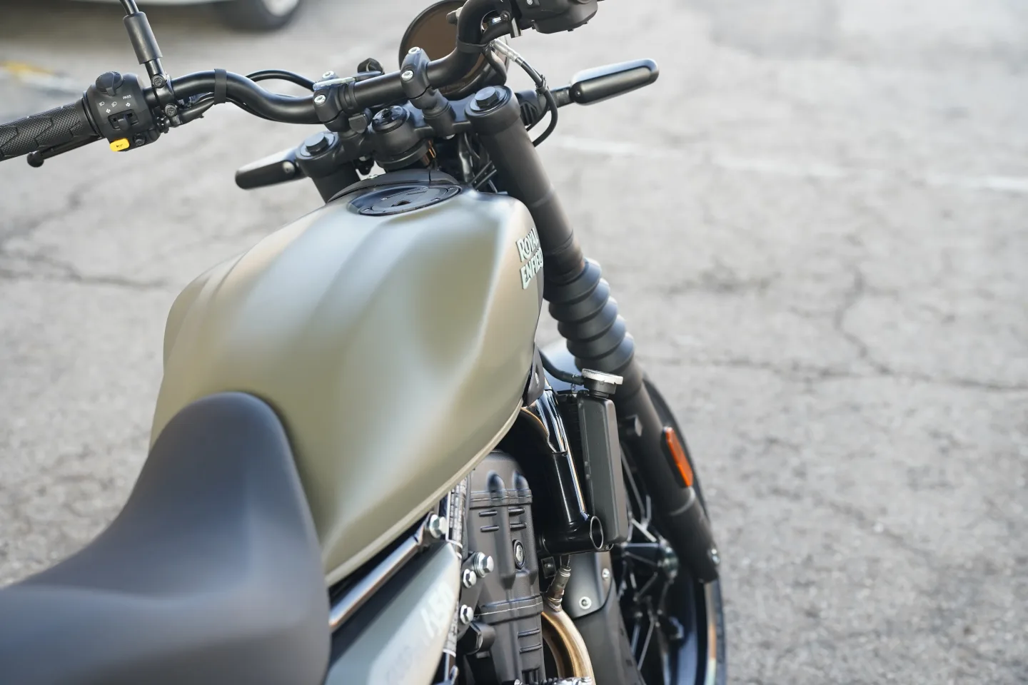 2027 Royal Enfield Guerrilla 450 - Shadow Ash Green