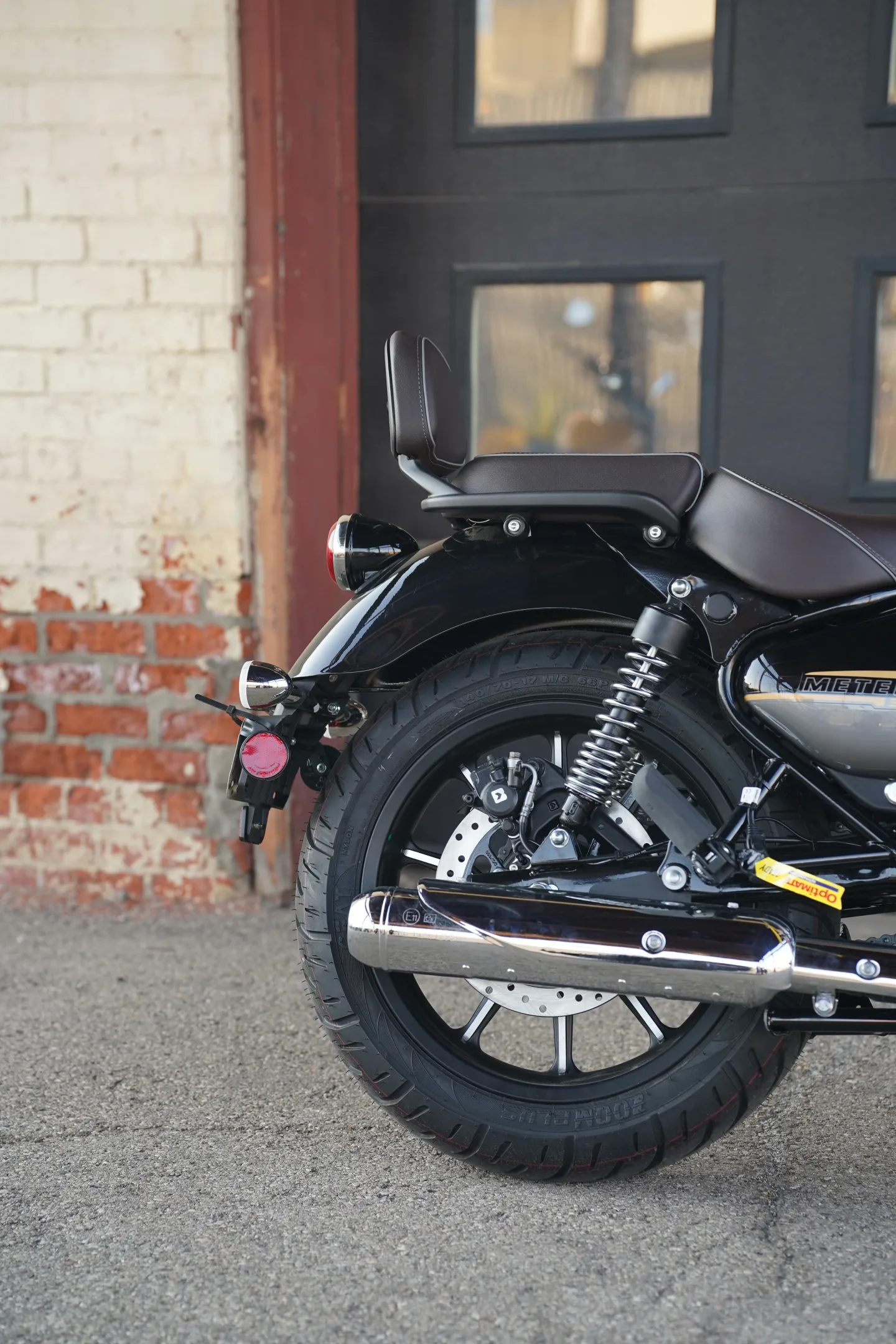2027 Royal Enfield Meteor 350 - Supernova Black