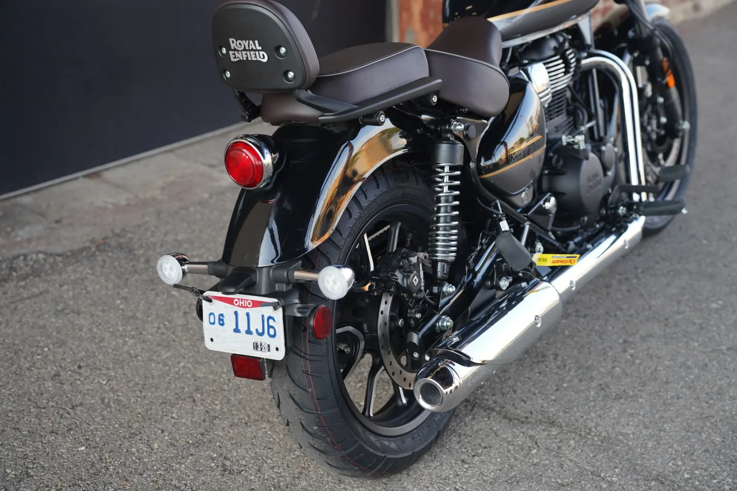 2027 Royal Enfield Meteor 350 - Supernova Black
