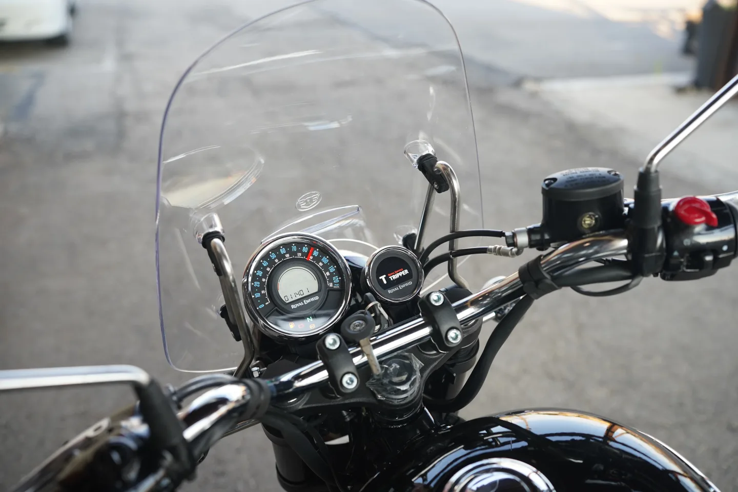 2027 Royal Enfield Meteor 350 - Supernova Black