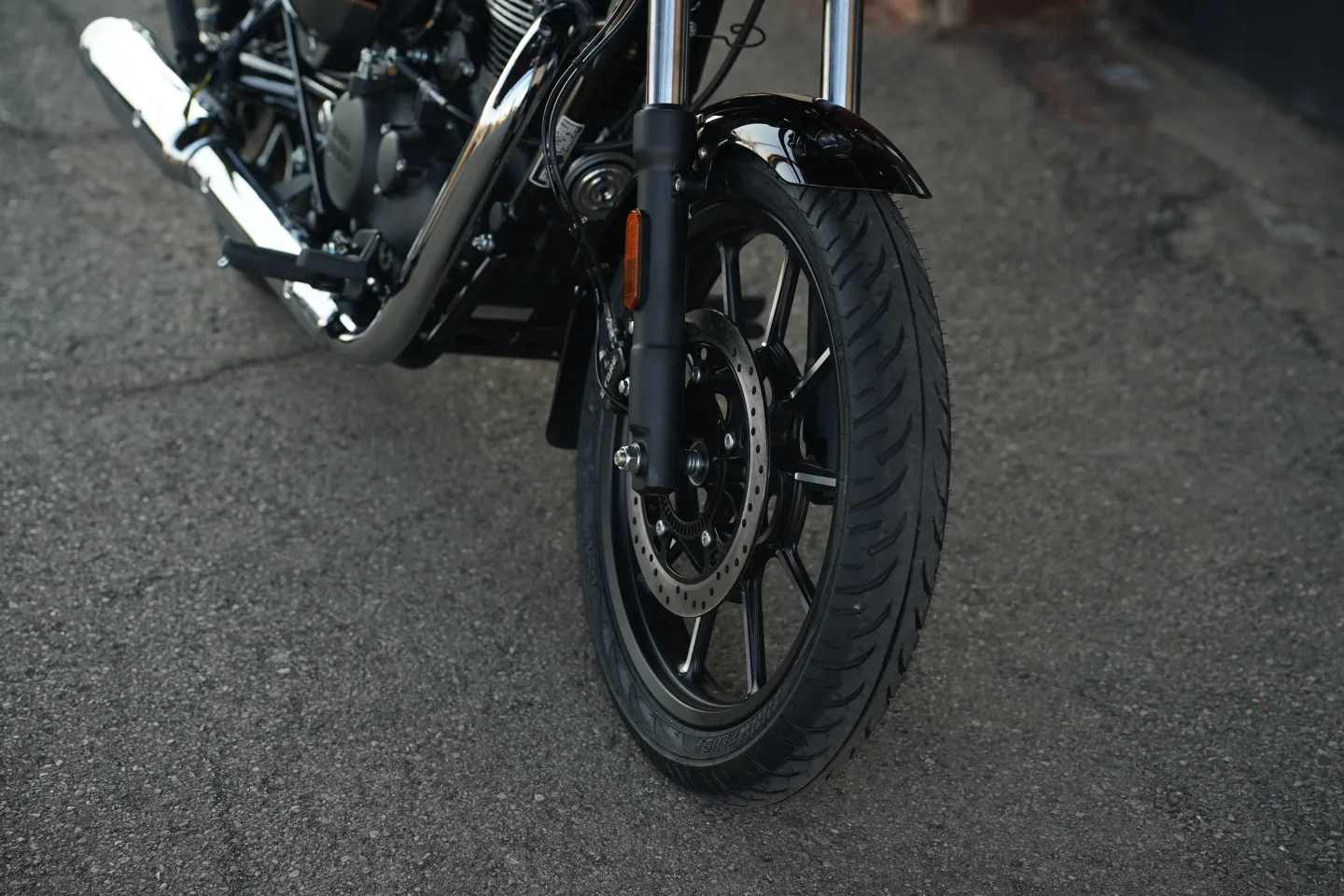 2027 Royal Enfield Meteor 350 - Supernova Black