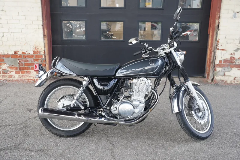 DSC03090wp 2015 Yamaha SR400 - Used