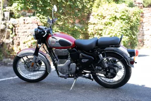2024 Royal Enfield Classic 350 - Chrome Red