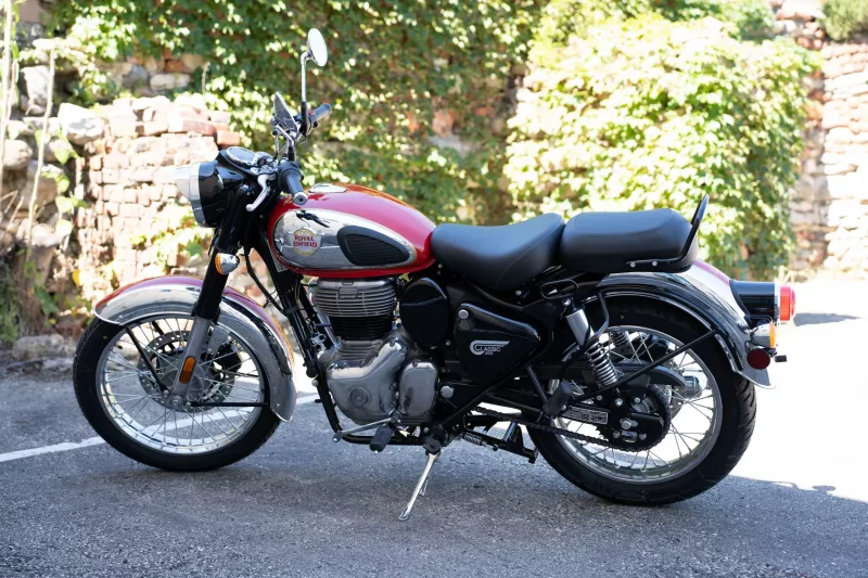 2024 Royal Enfield Classic 350 - Chrome Red
