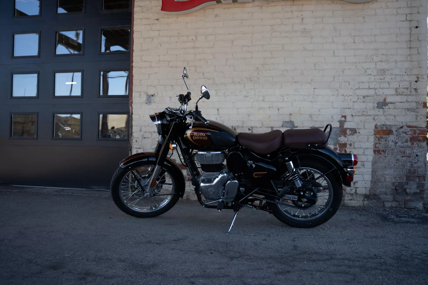 DSC03310 2024 Royal Enfield Classic 350 - Halcyon Black