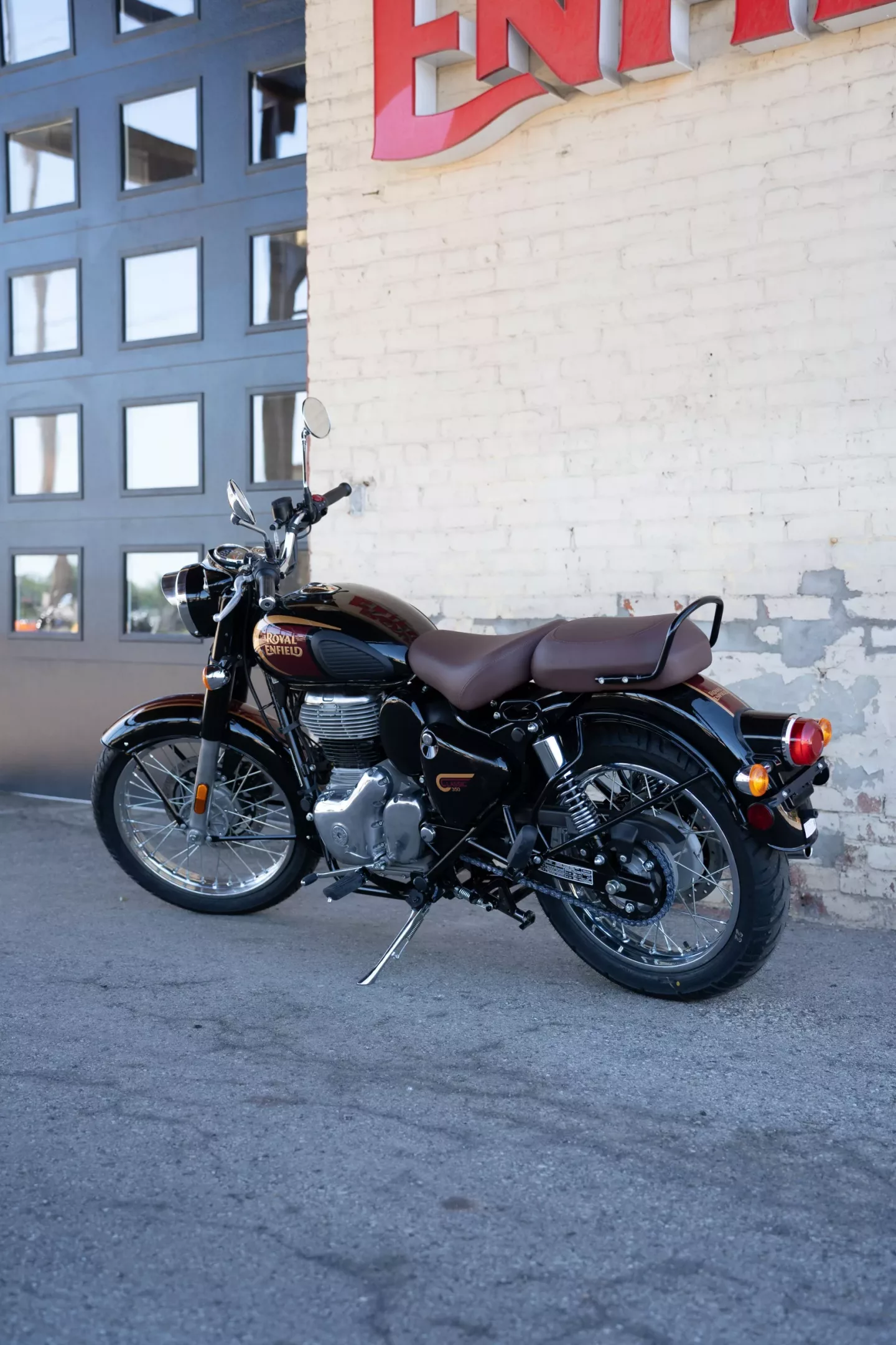 DSC03314 2024 Royal Enfield Classic 350 - Halcyon Black