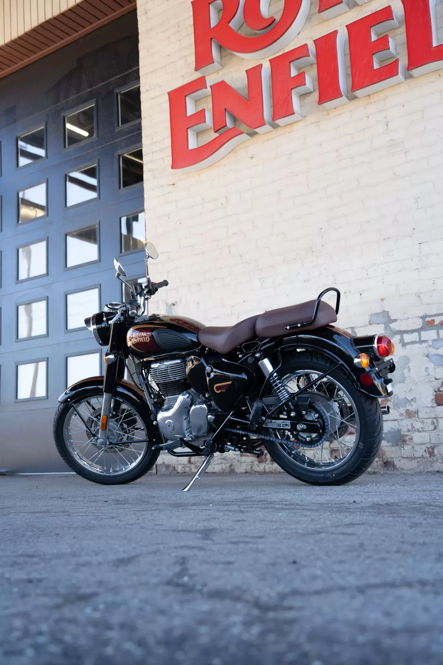 DSC03315 2024 Royal Enfield Classic 350 - Halcyon Black