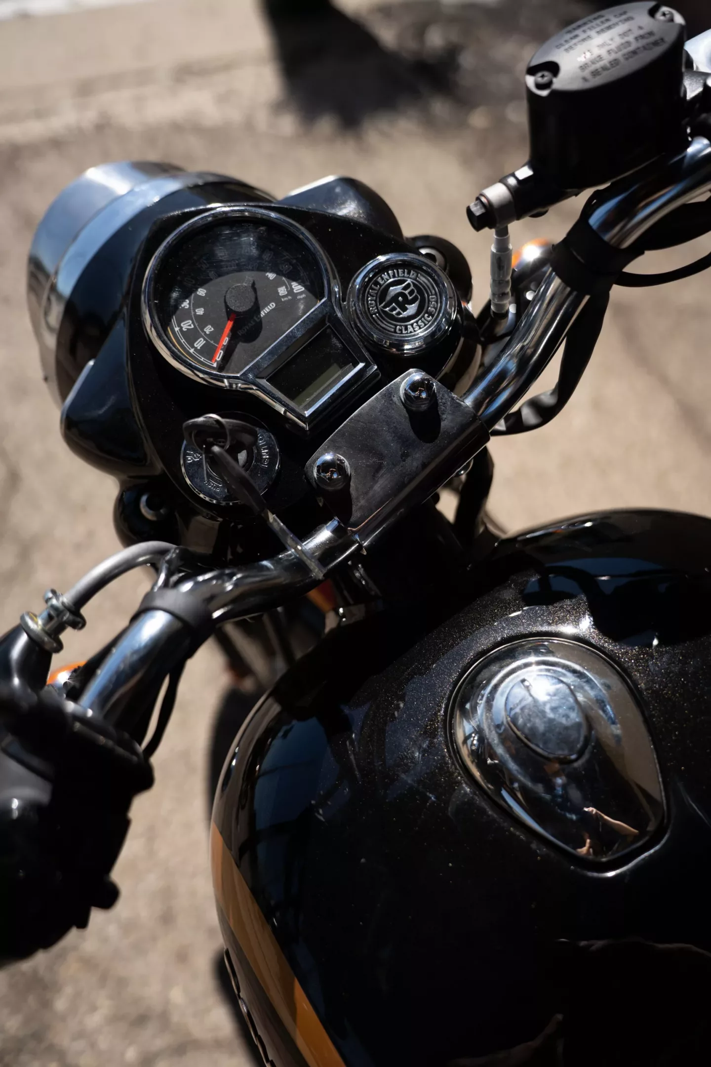 DSC03350 2024 Royal Enfield Classic 350 - Halcyon Black