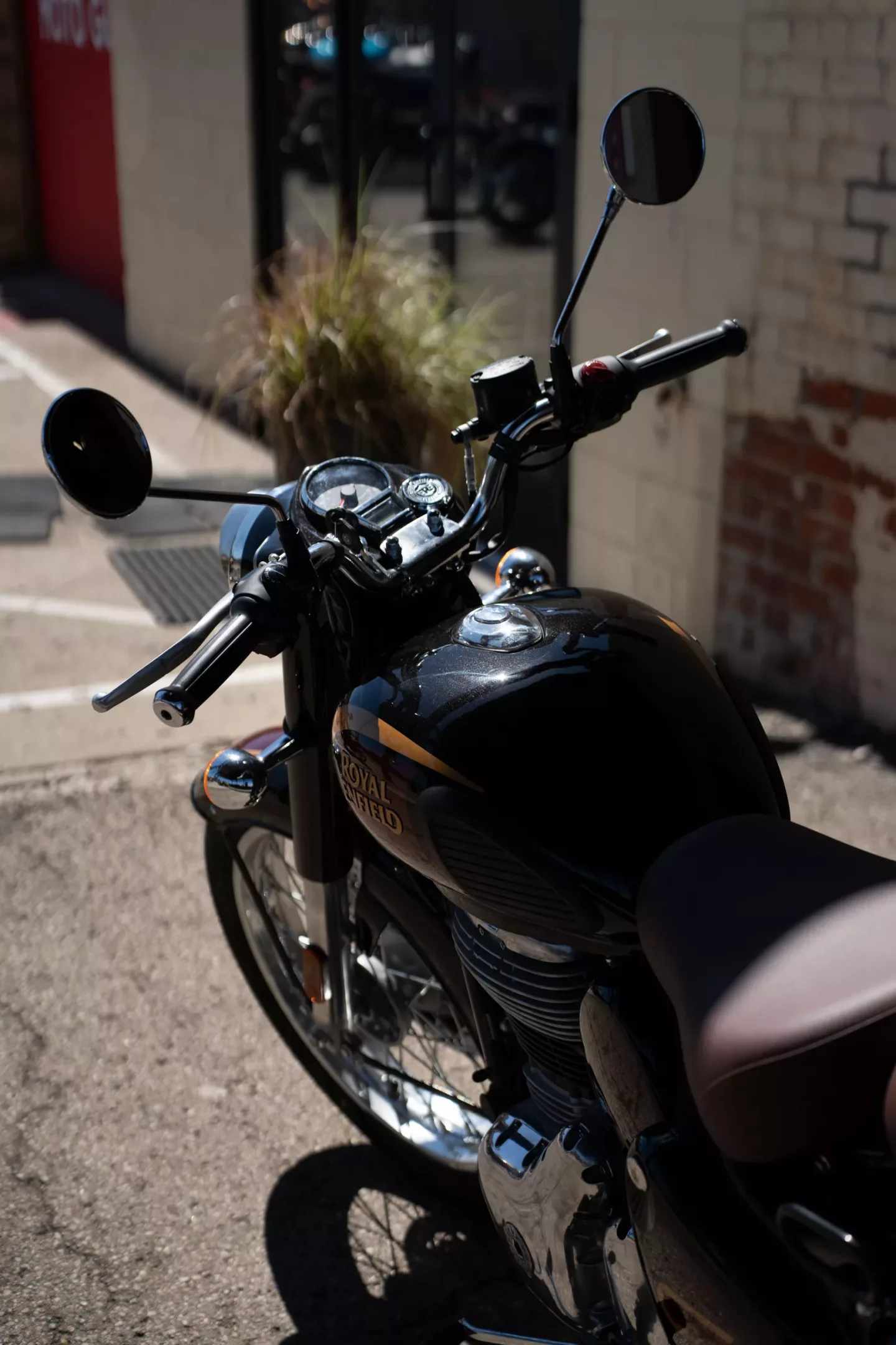 DSC03351 2024 Royal Enfield Classic 350 - Halcyon Black