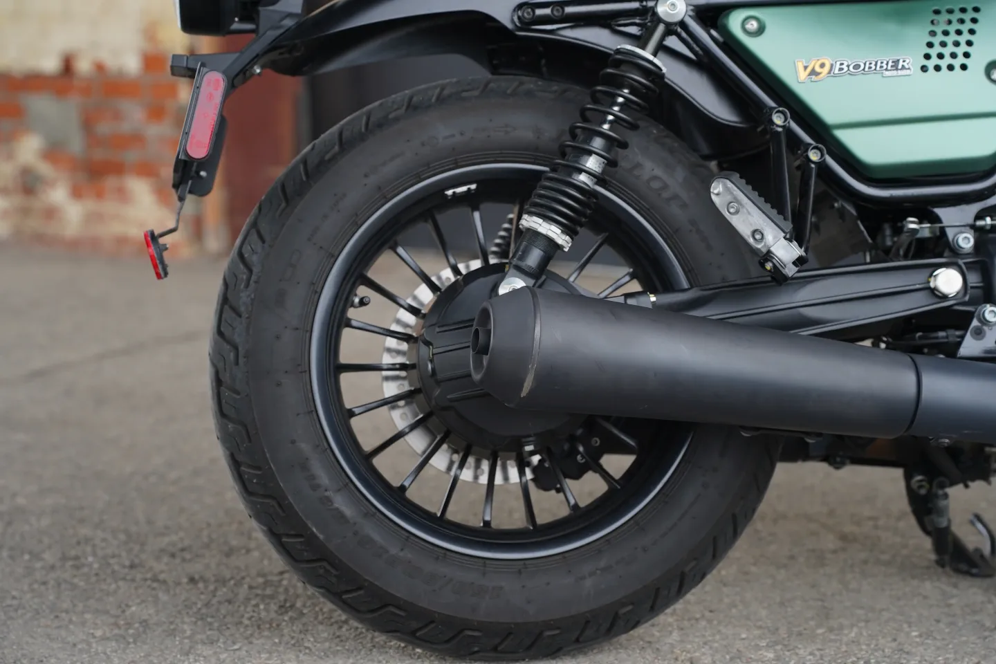 2021 Moto Guzzi V9 Bobber - Centenario