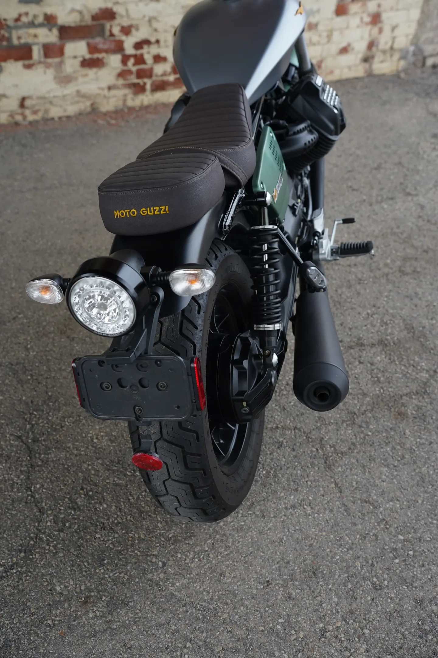 2021 Moto Guzzi V9 Bobber - Centenario