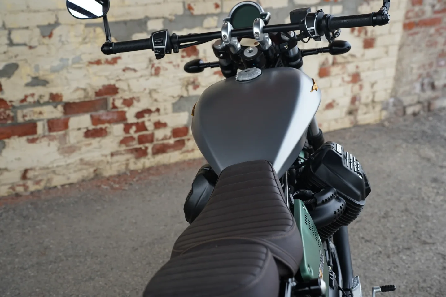 2021 Moto Guzzi V9 Bobber - Centenario