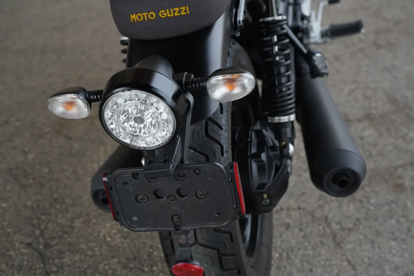 2021 Moto Guzzi V9 Bobber - Centenario