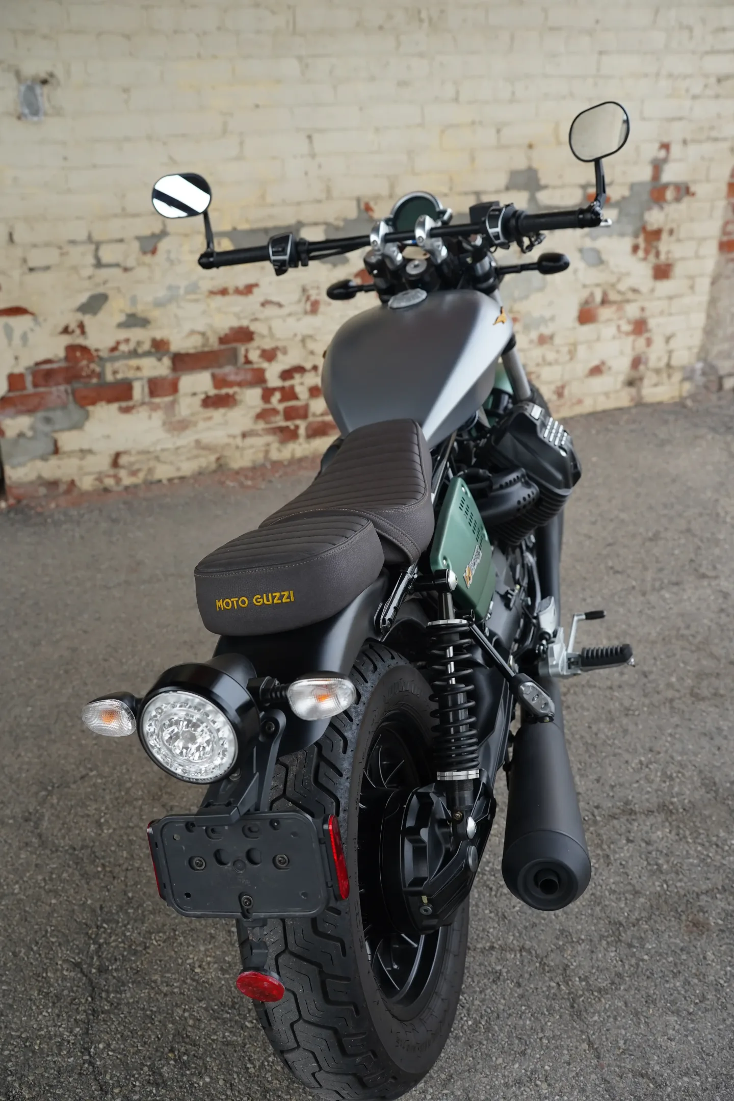 2021 Moto Guzzi V9 Bobber - Centenario