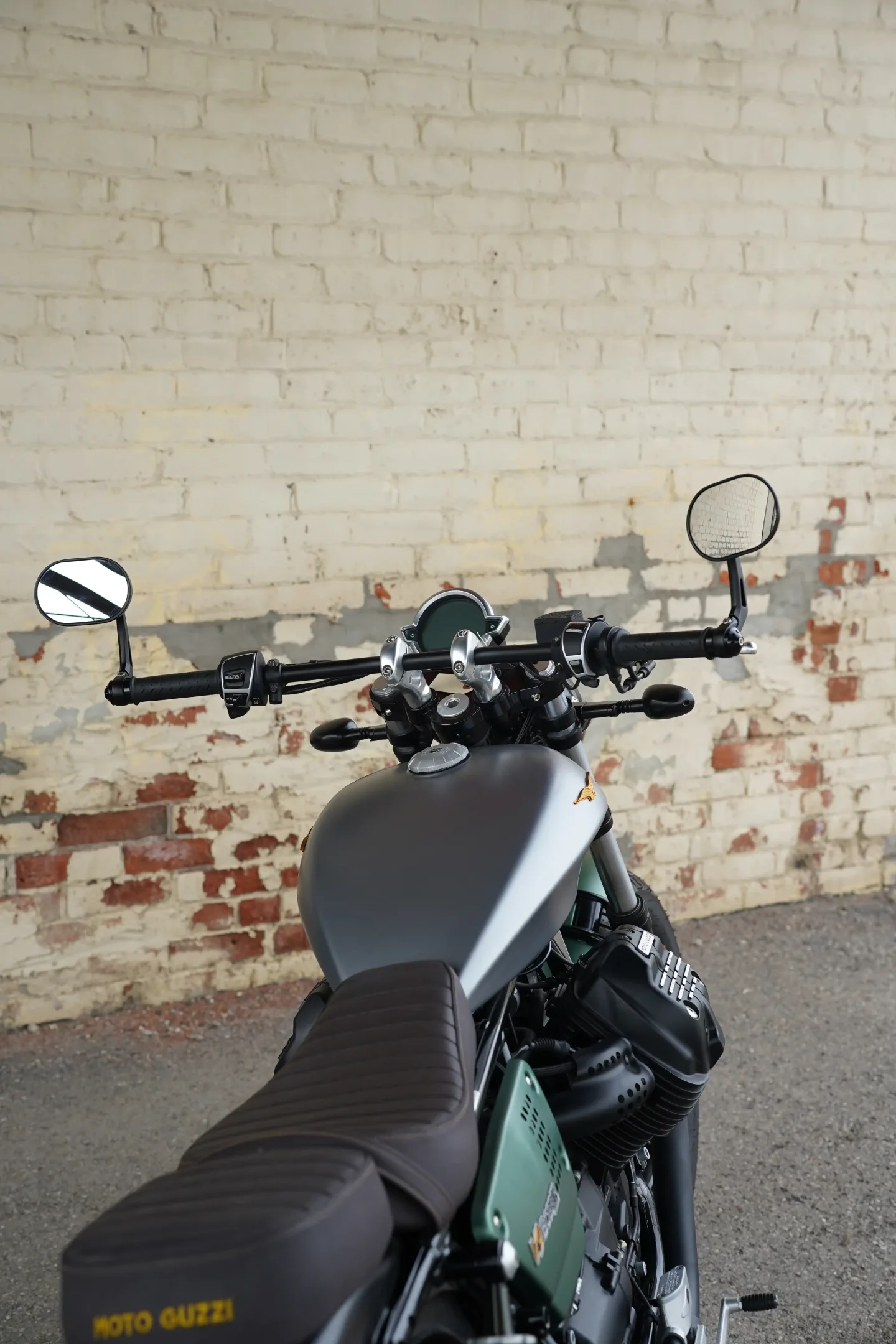 2021 Moto Guzzi V9 Bobber - Centenario