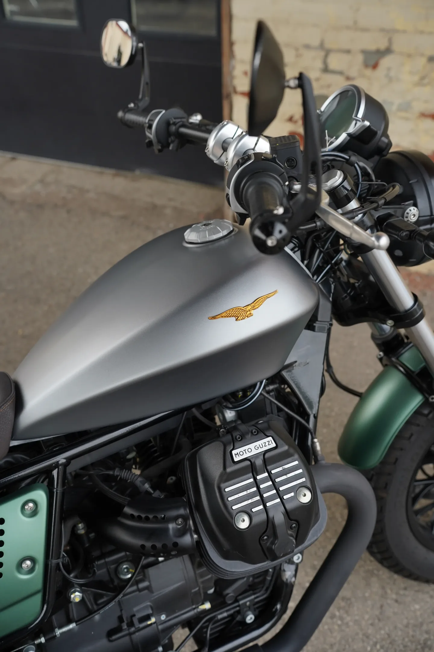 2021 Moto Guzzi V9 Bobber - Centenario